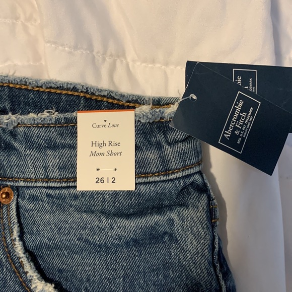 NWT Abercrombie Mom Shorts, High-Rise Curve Love - Picture 3 of 6